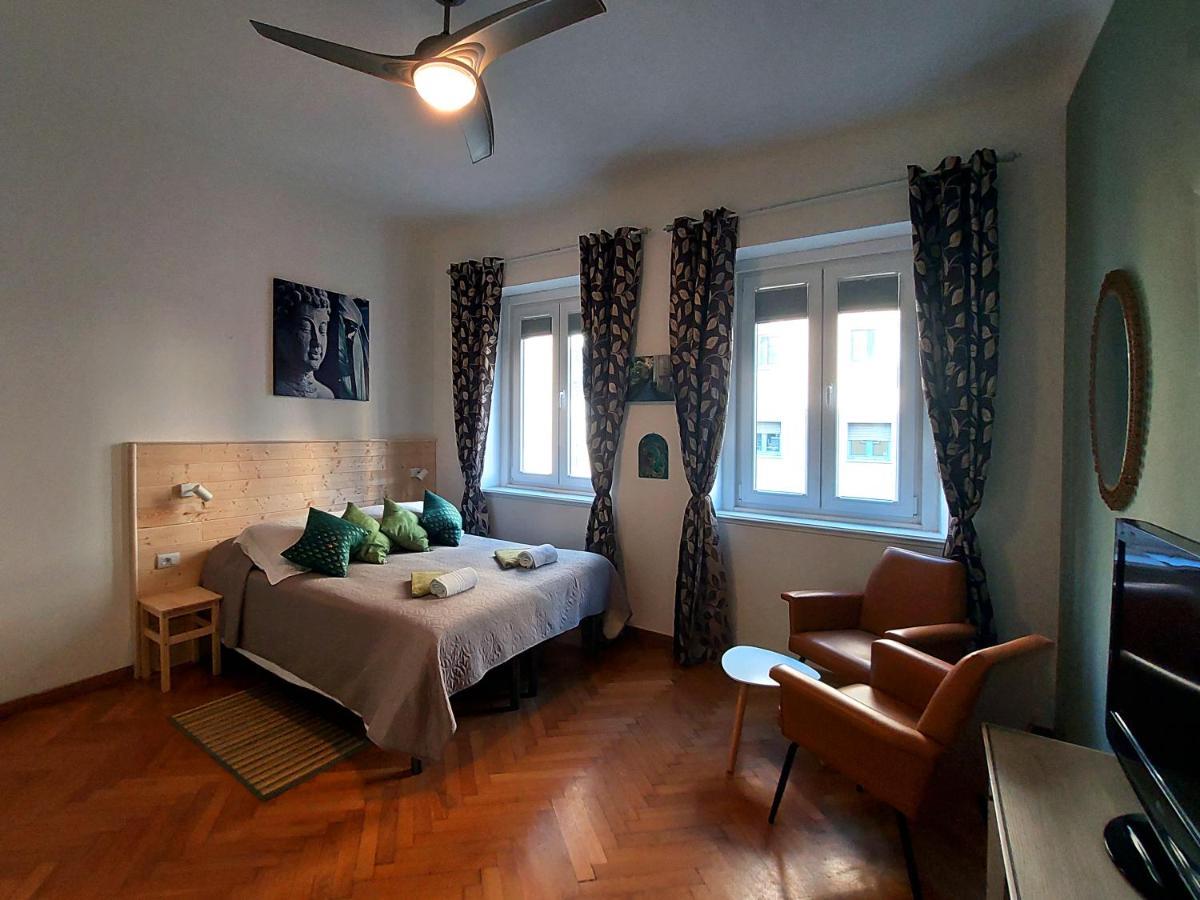 Bed & Chic Bed & Breakfast Trieste Exterior photo